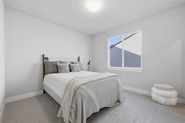 15015 Springbrook Trail, Urbandale, IA 50323