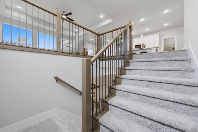 15015 Springbrook Trail, Urbandale, IA 50323
