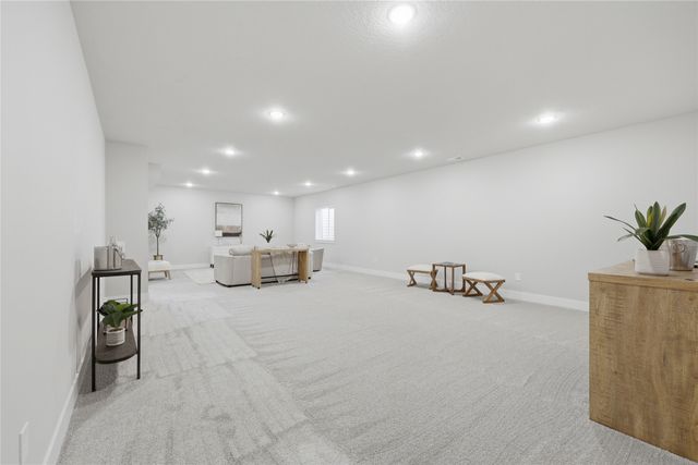 15015 Springbrook Trail, Urbandale, IA 50323