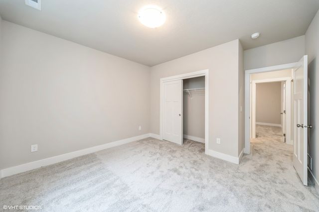 15015 Springbrook Trail, Urbandale, IA 50323