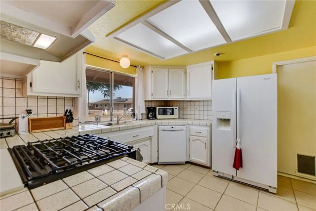 21495 Minodoka Road, Apple Valley, CA 92308