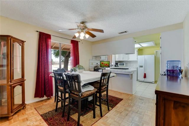 21495 Minodoka Road, Apple Valley, CA 92308