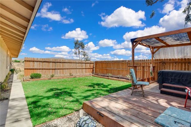 21495 Minodoka Road, Apple Valley, CA 92308