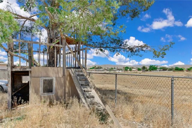 21495 Minodoka Road, Apple Valley, CA 92308