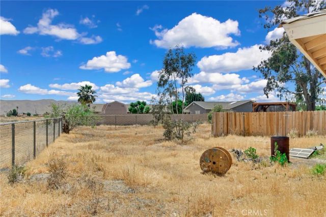 21495 Minodoka Road, Apple Valley, CA 92308