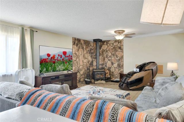 21495 Minodoka Road, Apple Valley, CA 92308