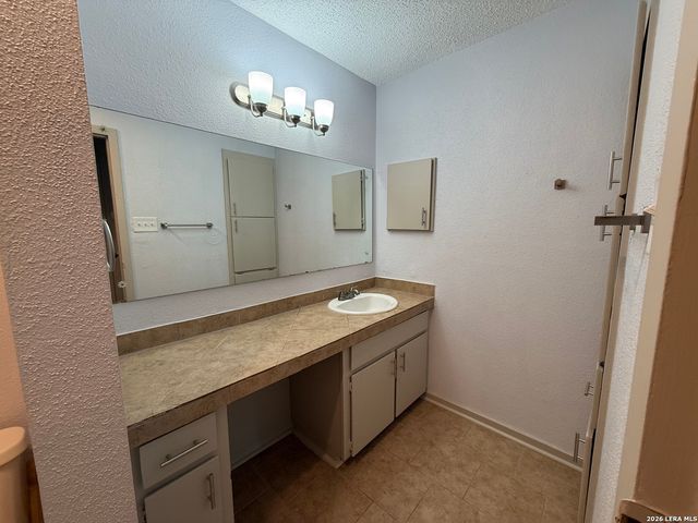 3243 Nacogdoches Rd Apt 1206, San Antonio, TX 78217