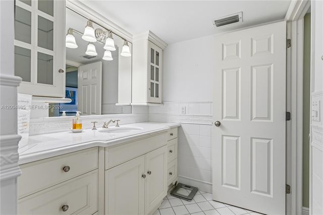 3101 NE 47th Ct 403, Fort Lauderdale, FL 33308