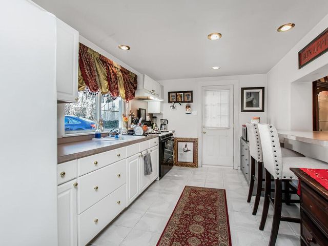 14 Touissant Avenue, Yonkers, NY 10710