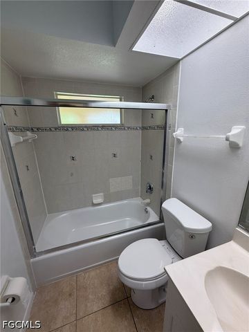 911 SE 31st ST, Cape Coral, FL 33904