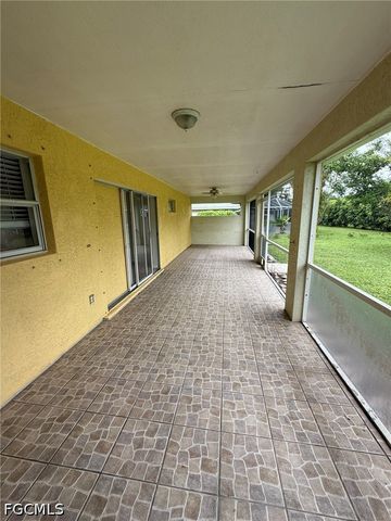 911 SE 31st ST, Cape Coral, FL 33904