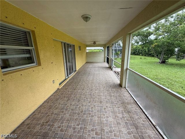 911 SE 31st ST, Cape Coral, FL 33904