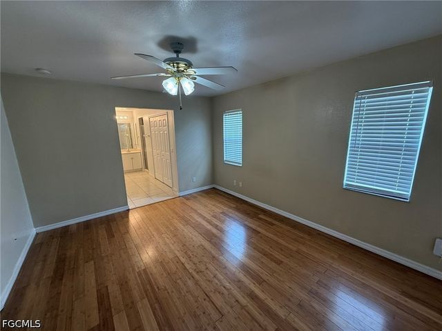 911 SE 31st ST, Cape Coral, FL 33904
