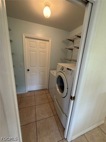 911 SE 31st ST, Cape Coral, FL 33904
