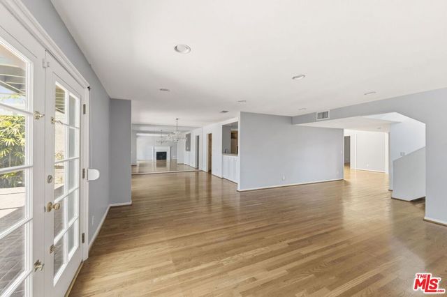 2755 Bottlebrush Drive, Los Angeles, CA 90077