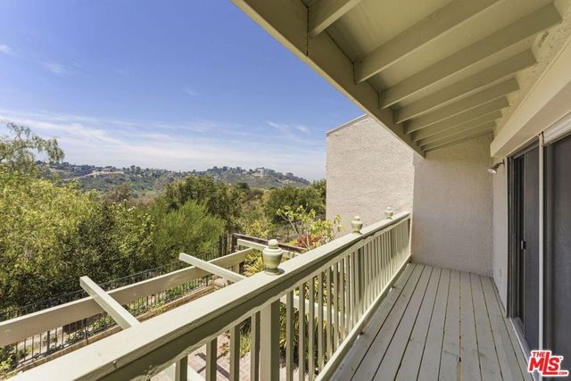 2755 Bottlebrush Drive, Los Angeles, CA 90077