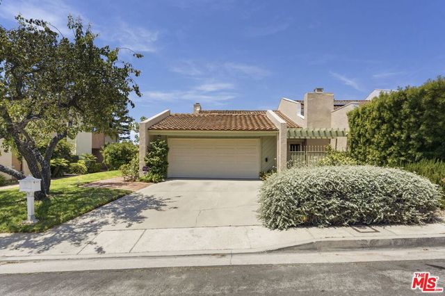 2755 Bottlebrush Drive, Los Angeles, CA 90077