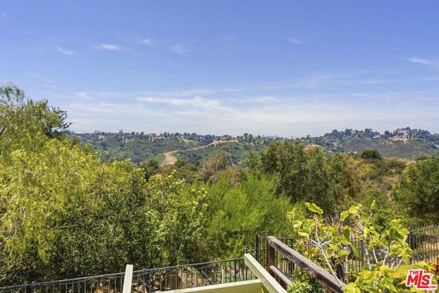 2755 Bottlebrush Drive, Los Angeles, CA 90077