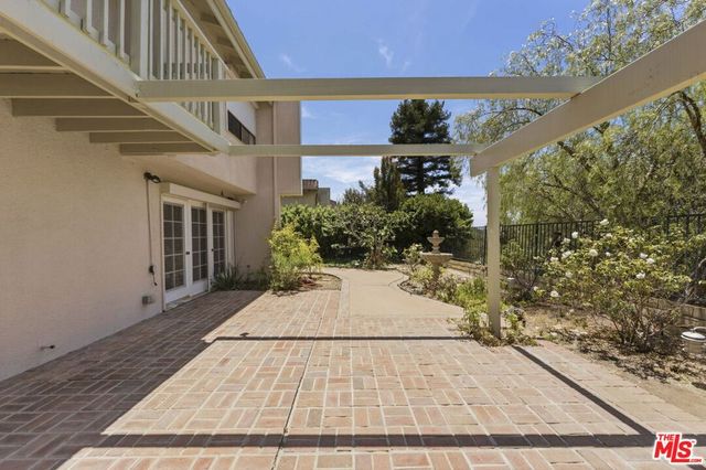 2755 Bottlebrush Drive, Los Angeles, CA 90077