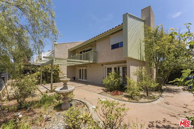 2755 Bottlebrush Drive, Los Angeles, CA 90077