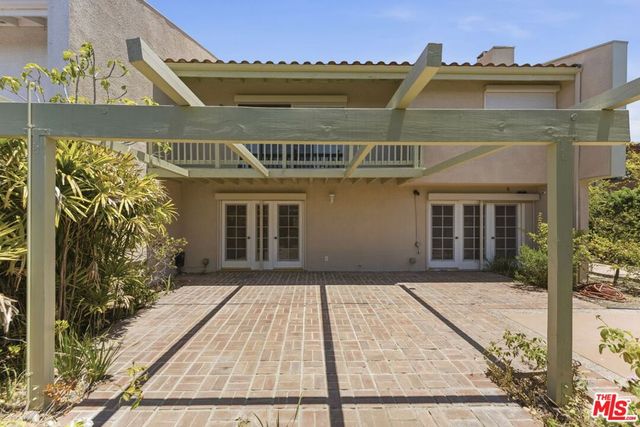 2755 Bottlebrush Drive, Los Angeles, CA 90077