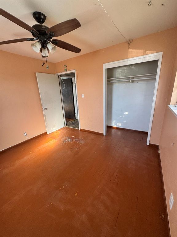 Image 18 of property listing at 5703 E Hampton Way, Fresno, CA 93727