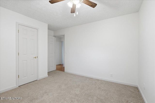 211 Hilltop Rd, Lafollette, TN 37766