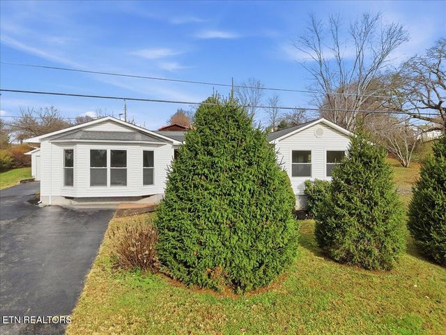 211 Hilltop Rd, Lafollette, TN 37766