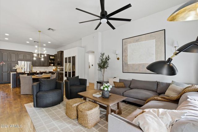 5633 E GROVE Circle, Mesa, AZ 85206