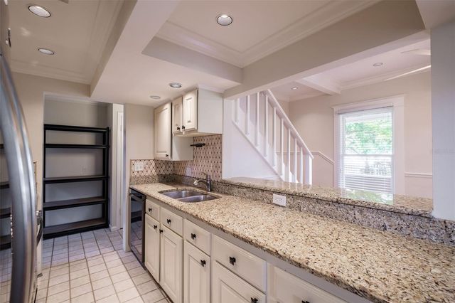 122 N HYER AVENUE, Orlando, FL 32801