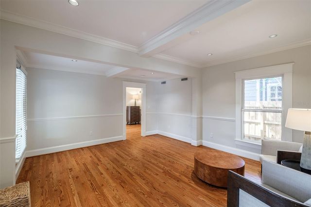 122 N HYER AVENUE, Orlando, FL 32801