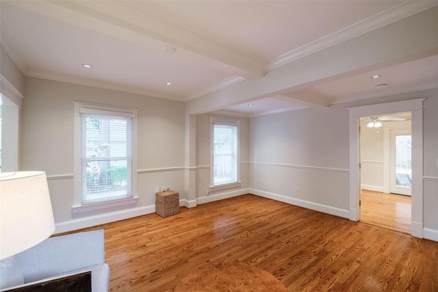 122 N HYER AVENUE, Orlando, FL 32801