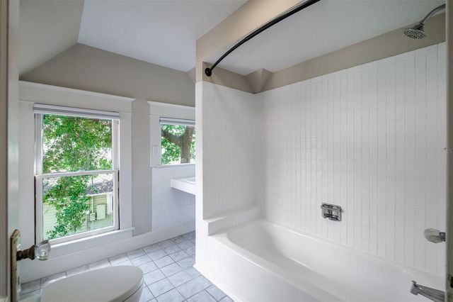 122 N HYER AVENUE, Orlando, FL 32801