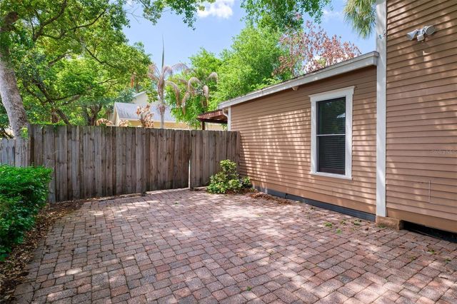 122 N HYER AVENUE, Orlando, FL 32801