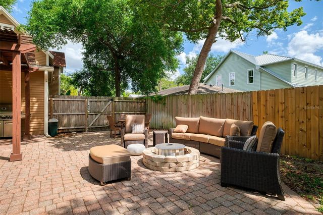 122 N HYER AVENUE, Orlando, FL 32801