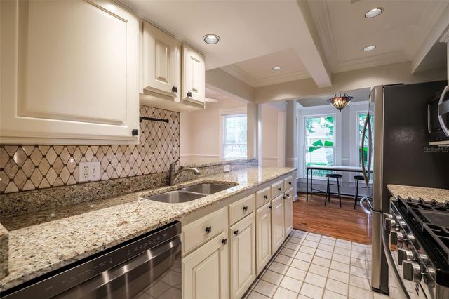 122 N HYER AVENUE, Orlando, FL 32801