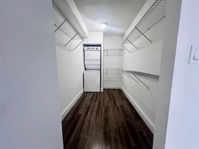 19455 NE 10 Avenue 3-415, North Miami Beach, FL 33179