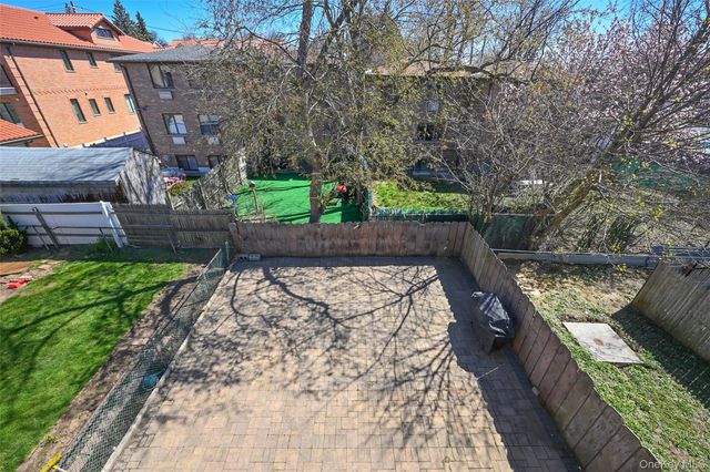 40-27 216th Street, Bayside, NY 11361