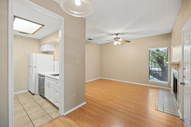 2706 SALADO ST 210, Austin, TX 78705