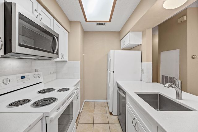 2706 SALADO ST 210, Austin, TX 78705