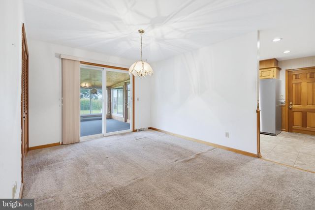 1164 LONG LN, Mount Joy, PA 17552