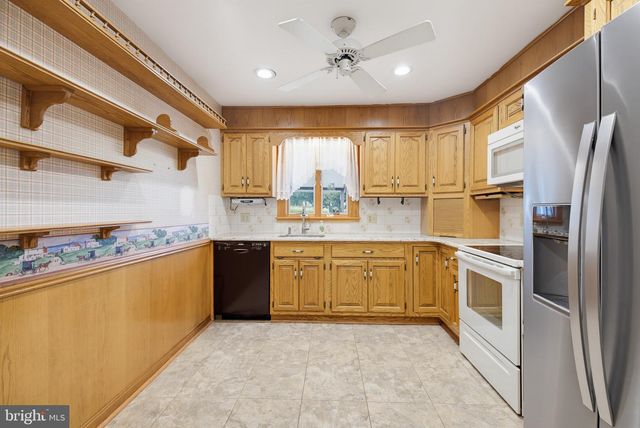 1164 LONG LN, Mount Joy, PA 17552