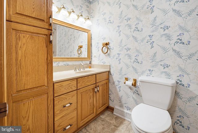 1164 LONG LN, Mount Joy, PA 17552