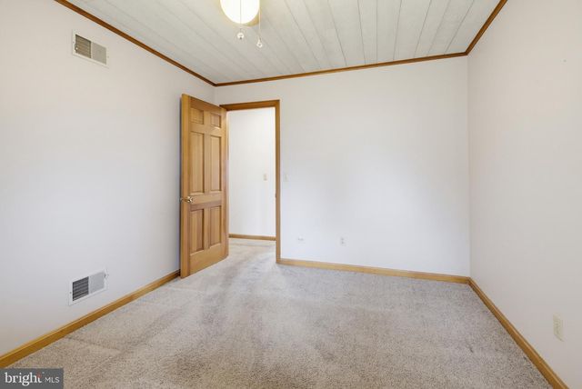1164 LONG LN, Mount Joy, PA 17552