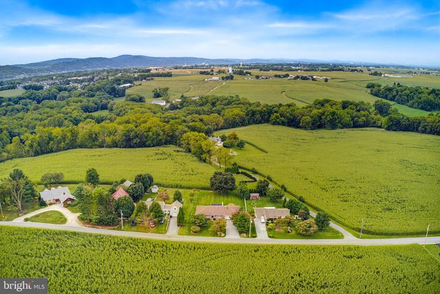 1164 LONG LN, Mount Joy, PA 17552