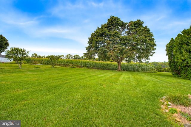 1164 LONG LN, Mount Joy, PA 17552