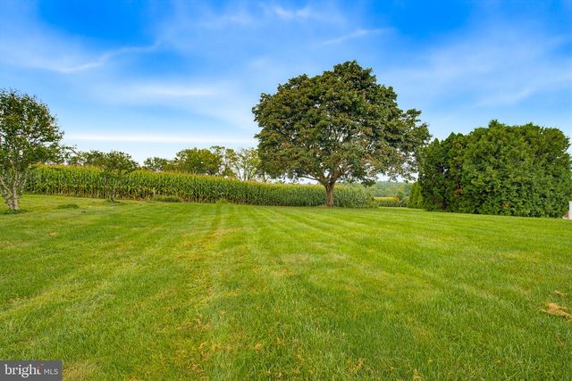1164 LONG LN, Mount Joy, PA 17552