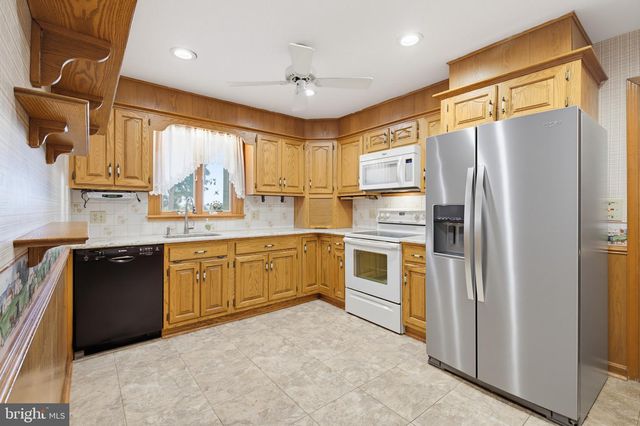 1164 LONG LN, Mount Joy, PA 17552