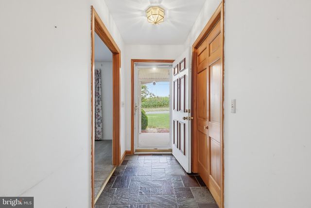 1164 LONG LN, Mount Joy, PA 17552