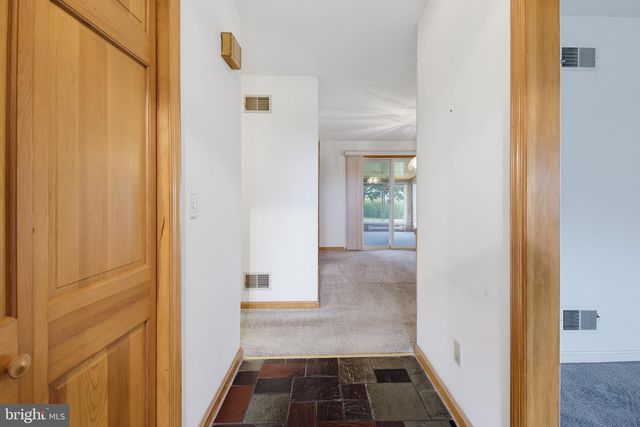 1164 LONG LN, Mount Joy, PA 17552
